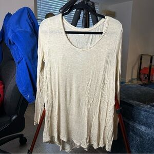 Tresics Long Sleeve Curved Hemline T-Shirt in Oatmeal Tan